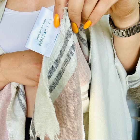 NEW SIIZU Causebox Light Grey Cream Pink Stripe Poncho Scarf Shawl Wrap Sweater - Picture 8 of 13